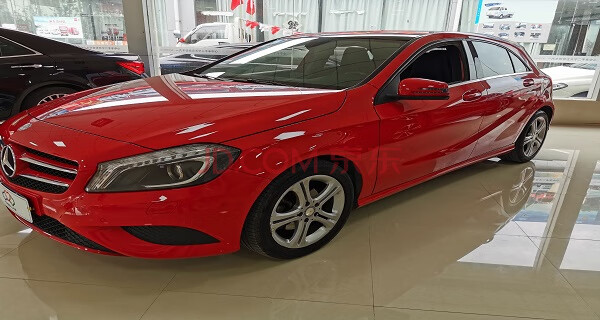 国茂拍卖sqc0112016年红奔驰a180进口两厢16自动