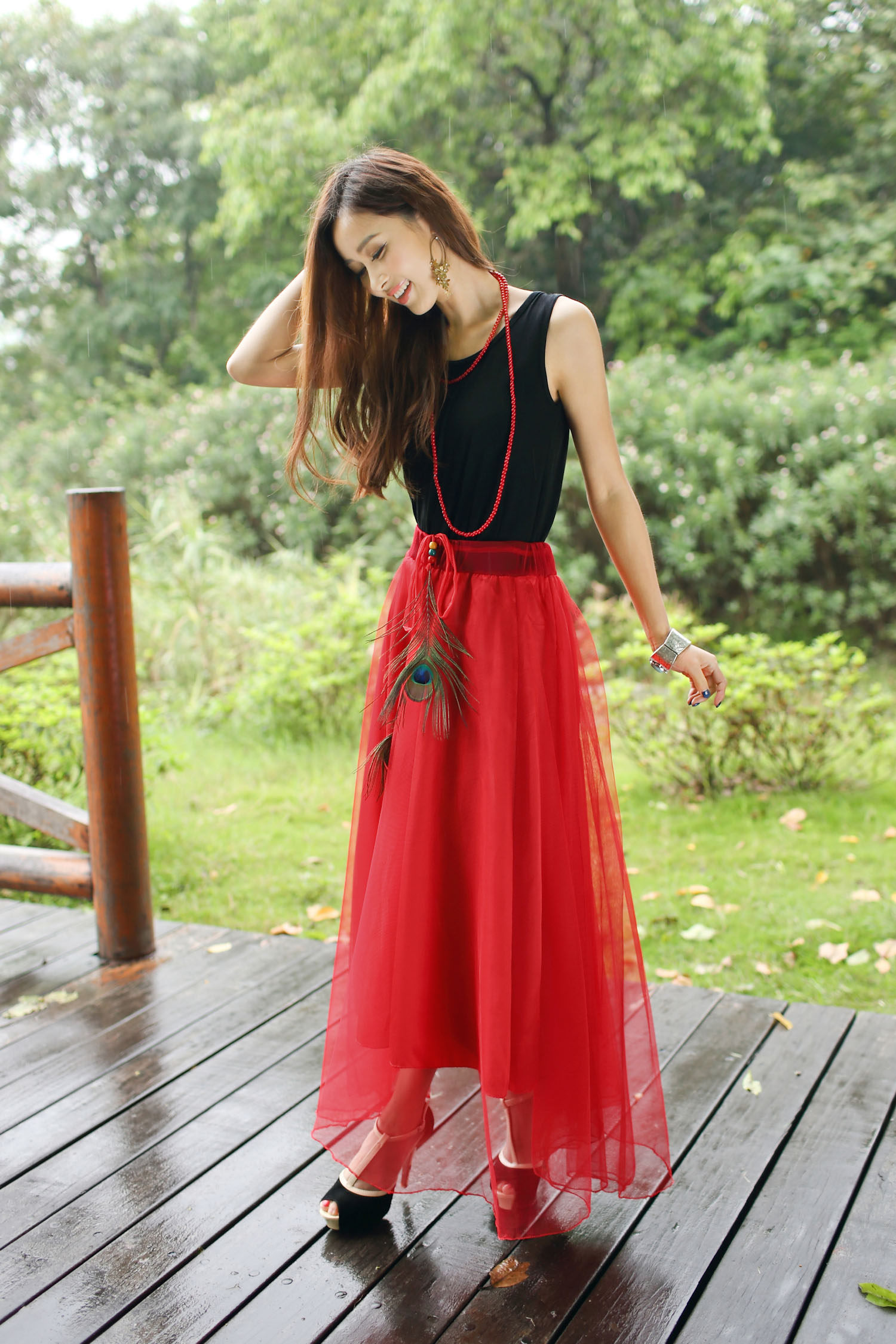 m码:腰围:68cm 至 108cm(弹力松紧带,可两穿,也当胸围)     裙长:最长