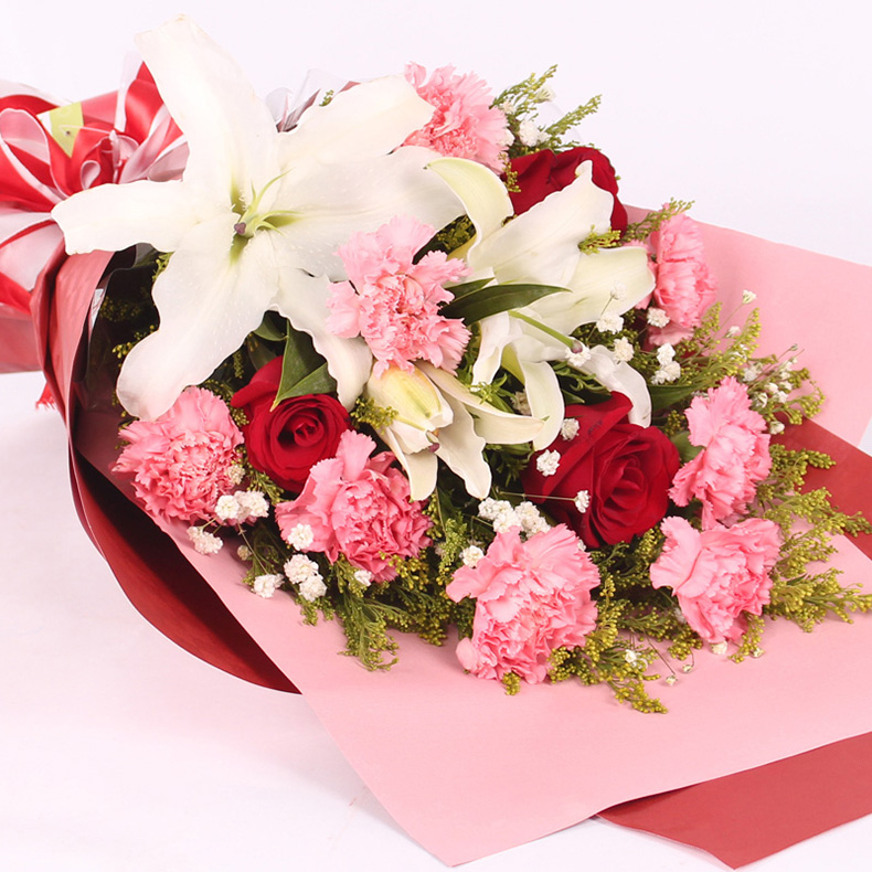 款式三:22朵康乃馨3枝香水百合