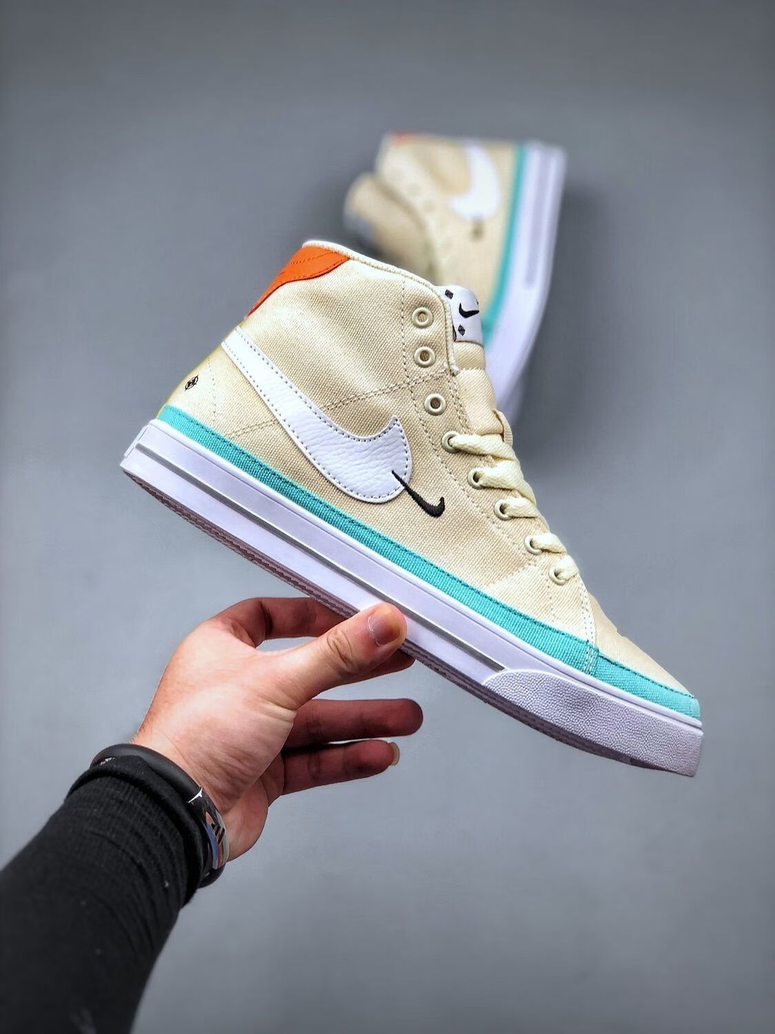 秋冬开拓者高帮热卖双勾帆布鞋涂鸦米黄时尚男女情侣百搭休闲鞋 42.