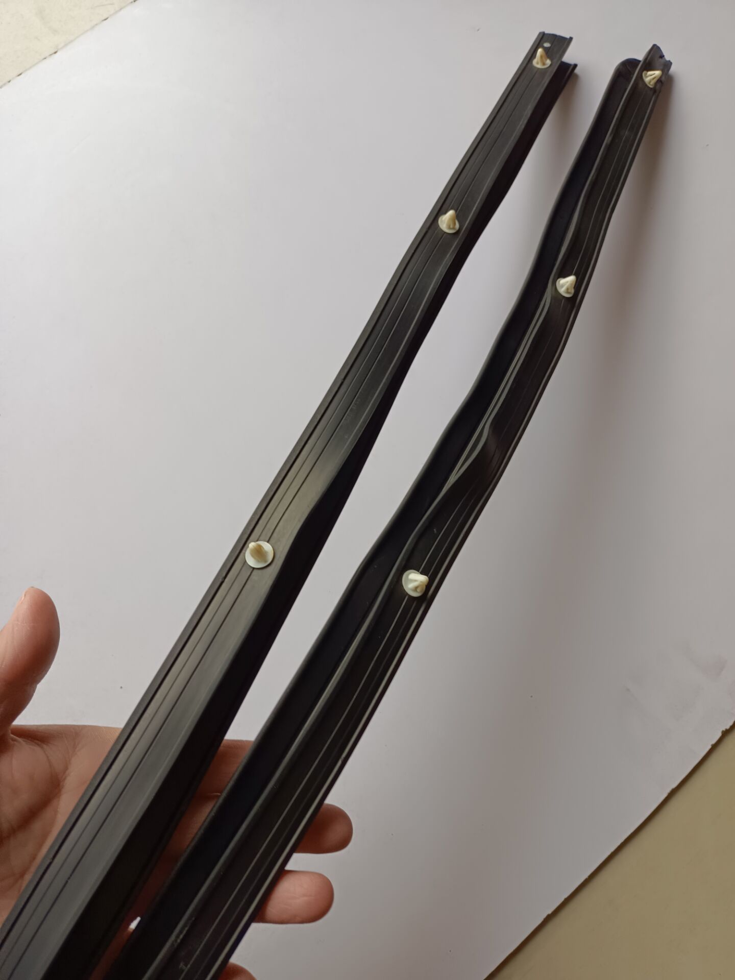 别克新君威新君越英朗车门下门槛密封条车身下侧门框密封条胶条新君威