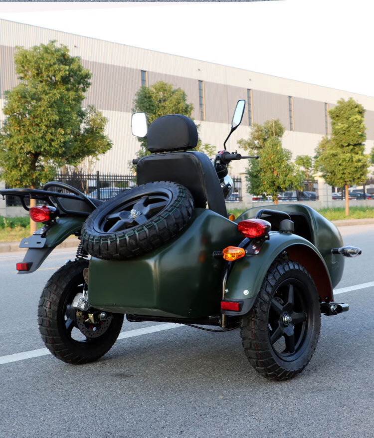 边三轮摩托车可上牌侉子偏三轮复古机车狒狒200侧斗国四电喷整车 白色