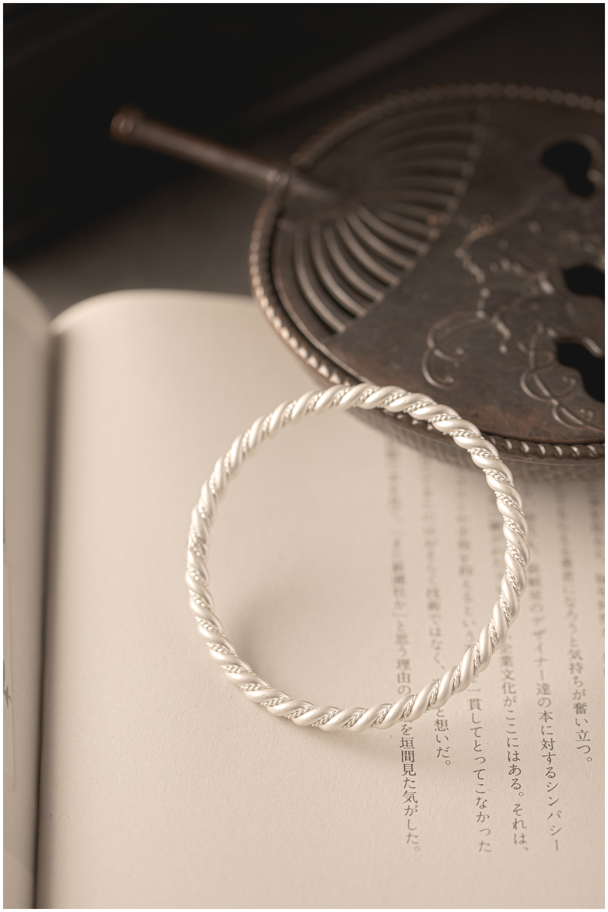 足银999纯手工古典麻花绞丝编织闭口银手镯年轻款送女友520情人节礼物