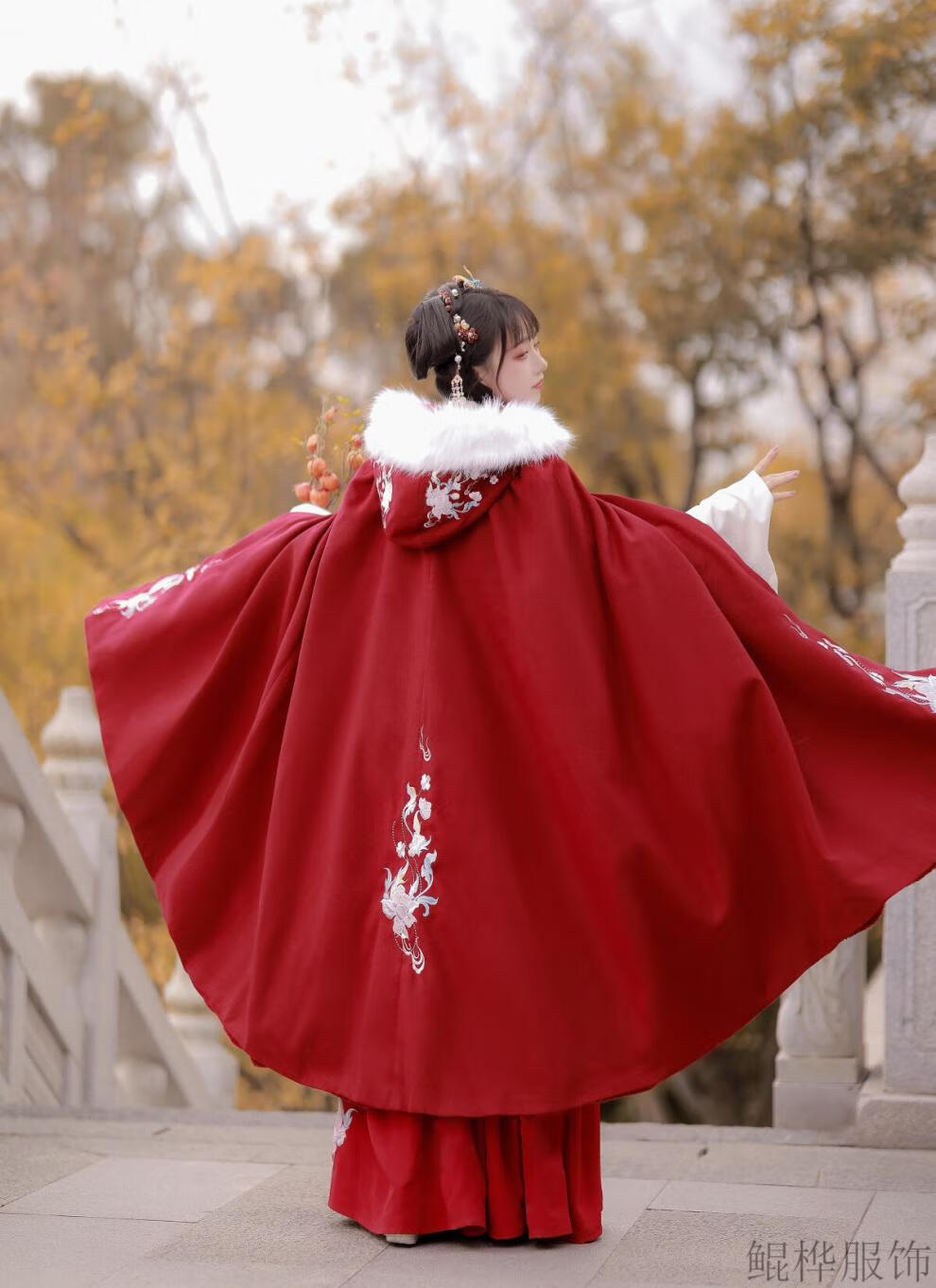 鲲桦明制汉服设计相思引汉服明制中国风刺绣斗篷云肩日常汉服套装