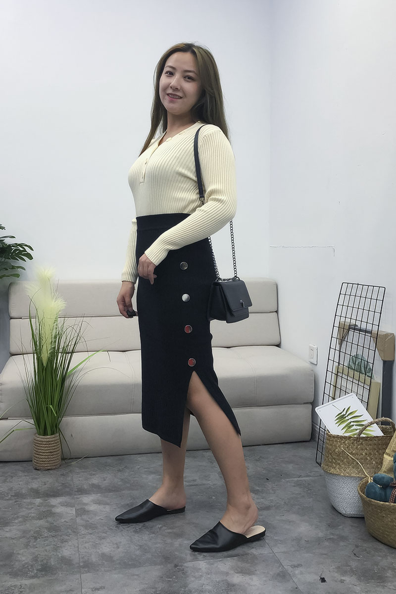 秋冬新款胖mm扣子装饰侧边开叉针织半身裙修身包臀裙 黑色 l(臀围100)