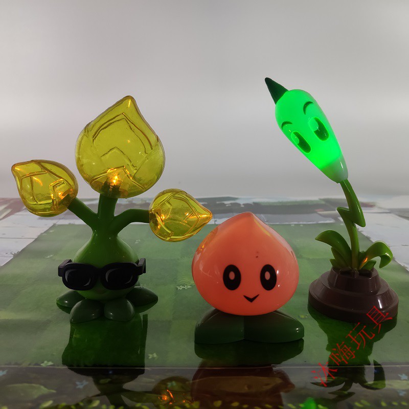 【精选好物】正版植物大战僵尸玩具新款闪电芦苇会发光黄金蓓蕾桃子