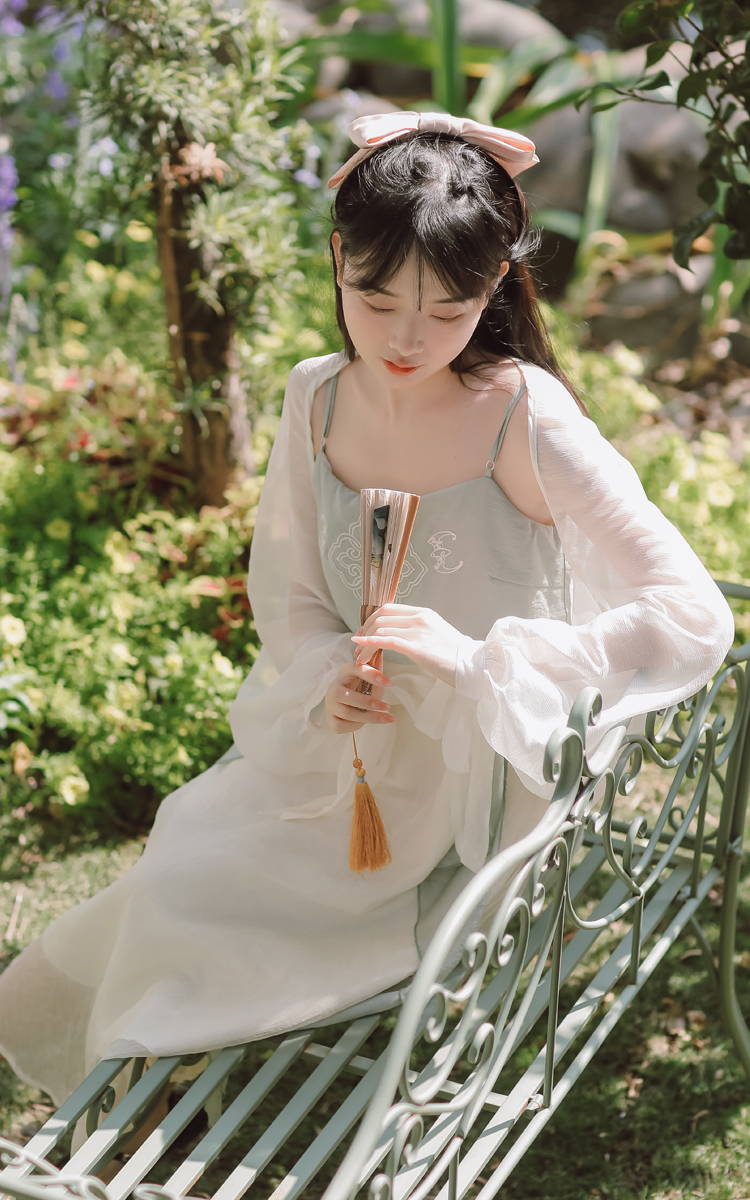 妙亦沙夏天青少女改良汉服元素吊带连衣裙女装夏季2022新款森系超仙女