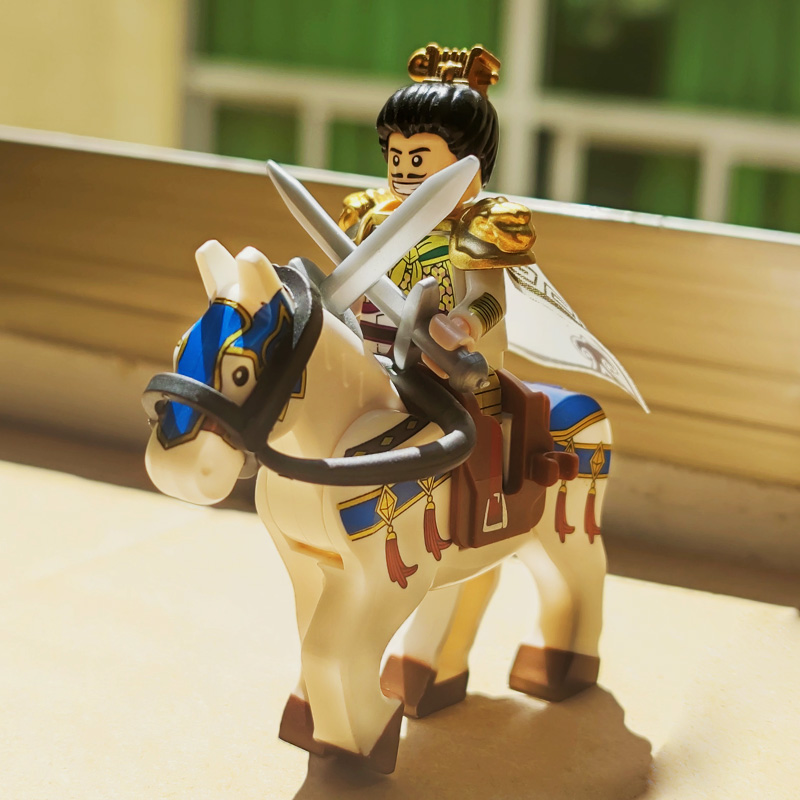 迪库古代士兵拼装积木马关羽赵云人仔五虎上将明黄色三国士兵两个随机