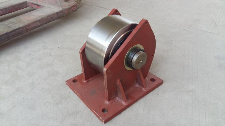 适配搅拌车配件托轮水泥混凝土罐车豪沃星马欧曼三一中联拖轮滚轮总成