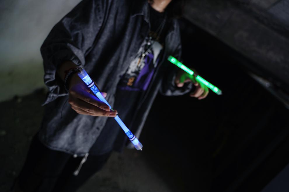 2022新款nope先生网红转转笔迷彩元素转笔抗摔发光网红神器初学者创意