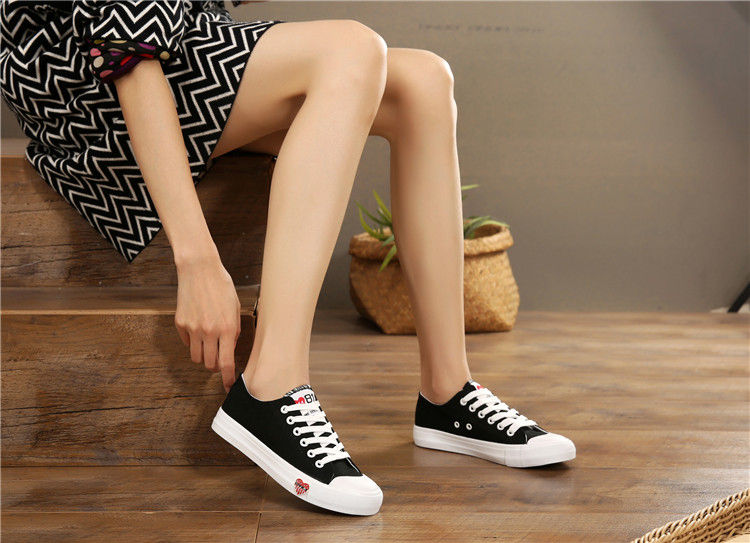 夏款黑色布鞋韩版女孩帆布鞋大童12-15岁初中生休闲运动学生板鞋 白色
