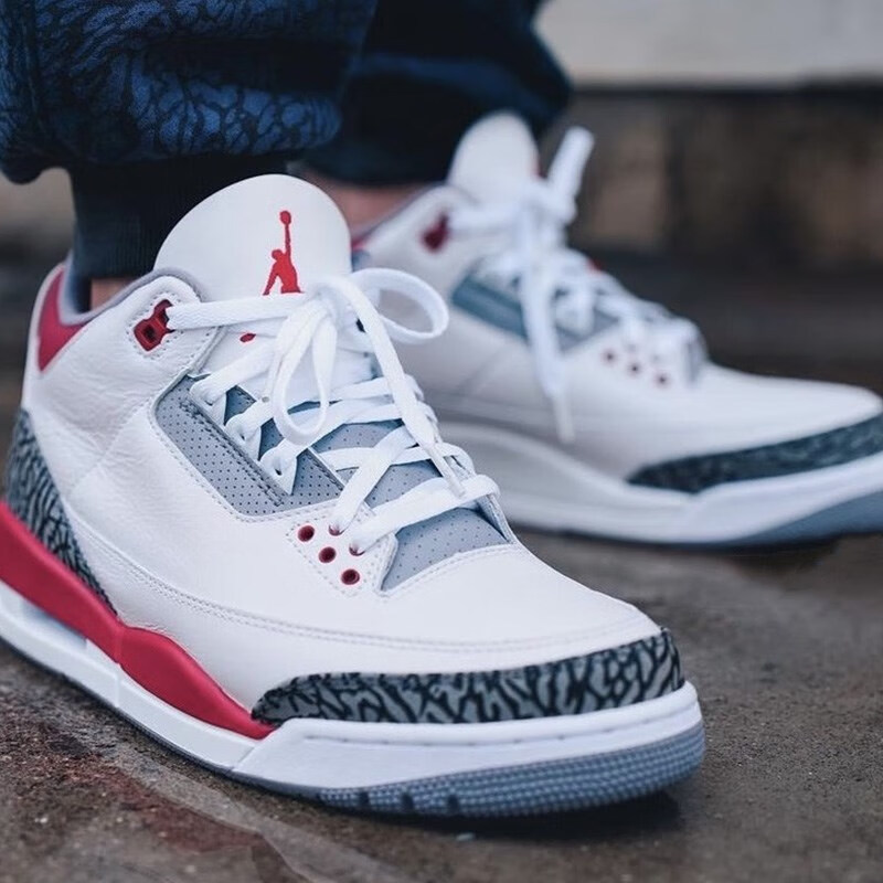 耐克 甜瓜体育 air jordan 3 aj3白红火焰红潮流复古篮球鞋dn3707-160