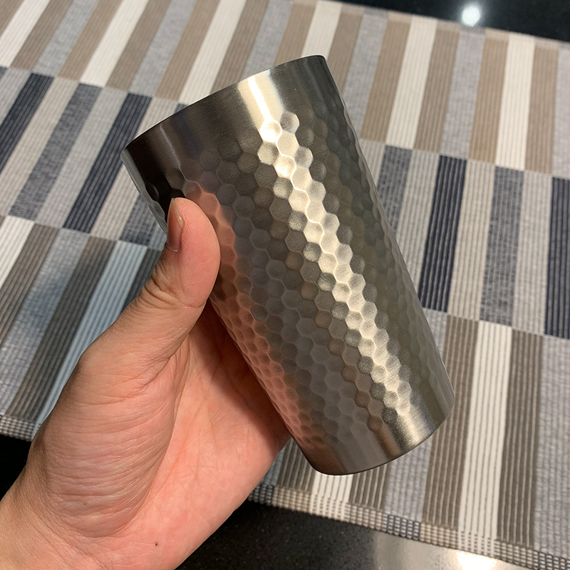 日式手工锤纹双层304不锈钢水杯啤酒杯隔热杯家用350毫升锤目纹水杯高