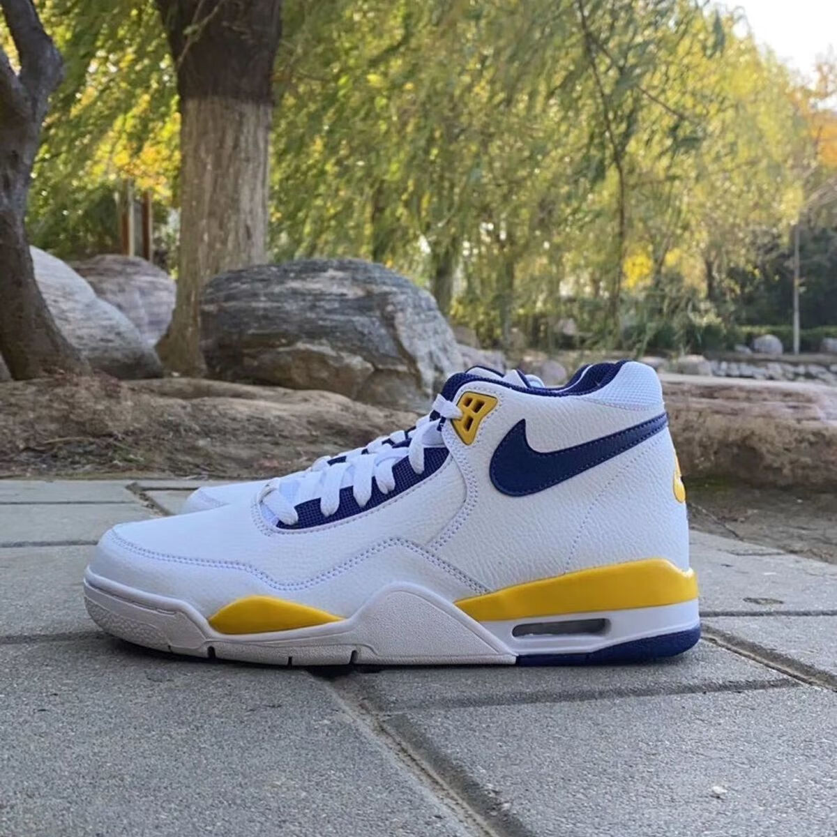 aj·1 新款 flight legacy 紫金湖人简版休闲运动男女中帮篮球鞋 湖人