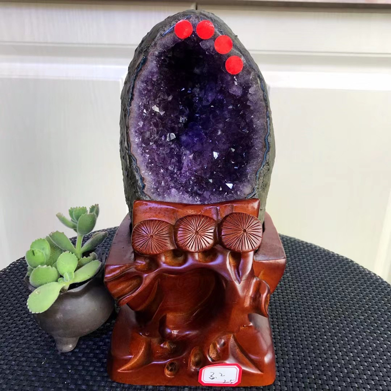 震昊天然乌拉圭紫水晶洞造型独特晶体水润并透靓丽颗粒饱满颜色浓郁紫