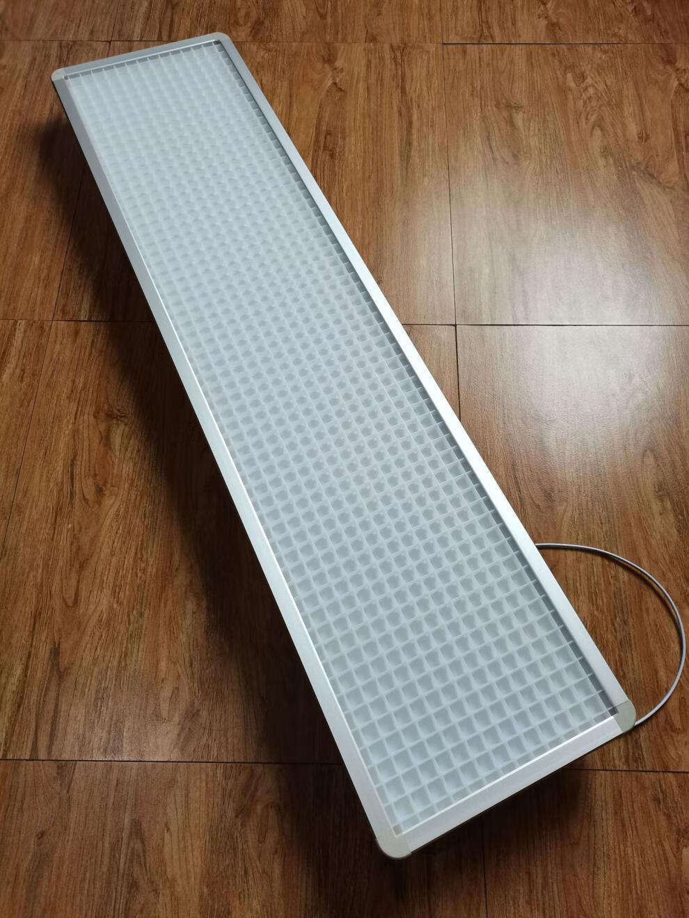 教室护眼灯led防眩光无蓝光校园照明学生灯办公室格栅教育灯标配鸿利