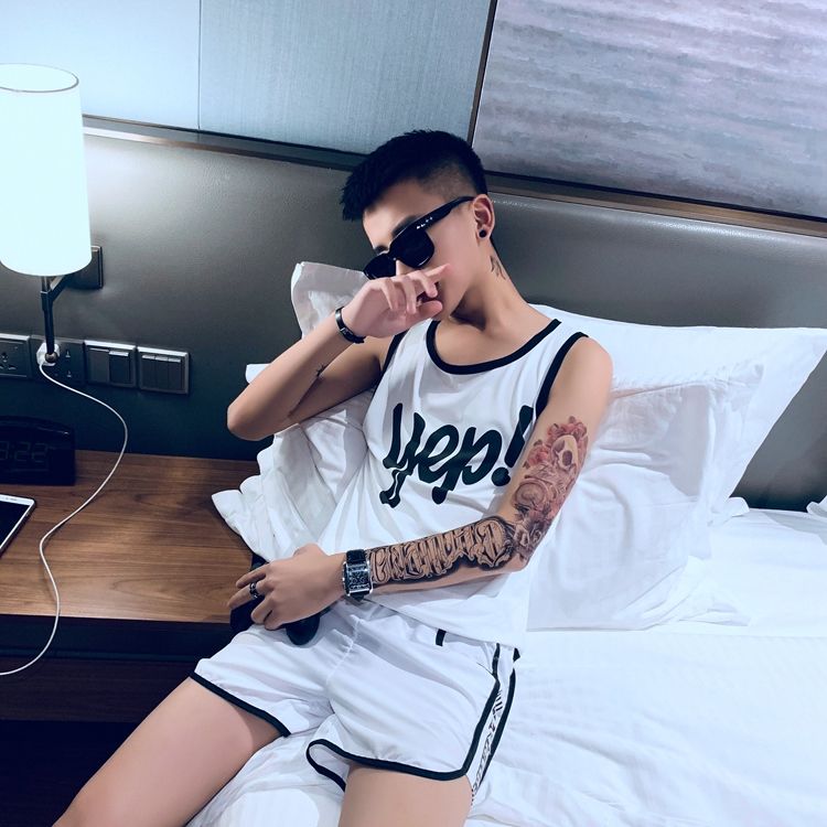 精神小伙背心短裤男一套装夏季潮流修身社会人三分裤快手红人同款