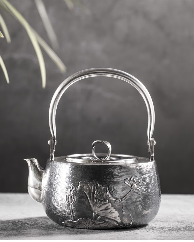 云南老字号百岁坊连年有余壶990足银连年有余银壶720克壶