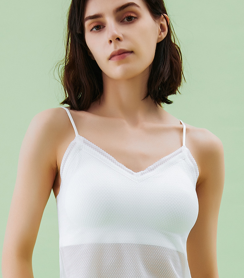 白色冰丝吊带背心女无痕蕾丝美背文胸一体带胸垫内穿v领内衣免穿文胸