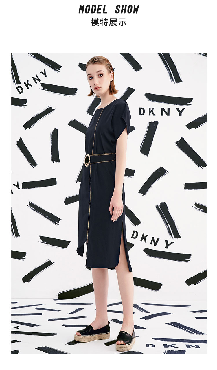 dkny2022年春季新款链条装饰黑色不规则领口垂坠中长款雪纺连衣裙轻奢