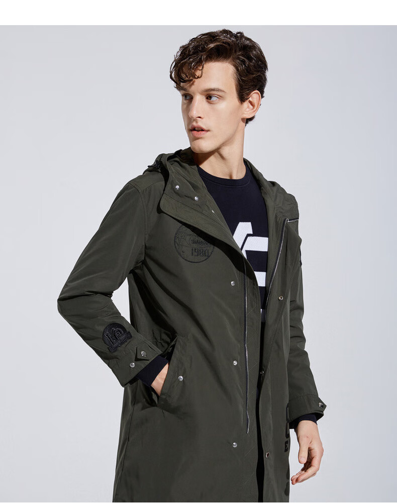 劲霸男装kboxing风衣男2020年春季新品刺绣点缀长款连帽军绿色外套h