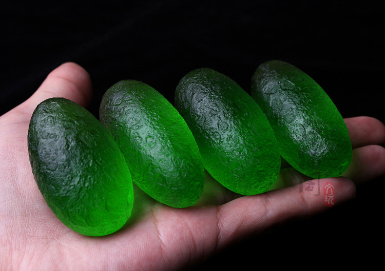 捷克绿色陨石把玩原石diy吊坠疗愈灵性招财宇宙能量摆件捷克绿陨石