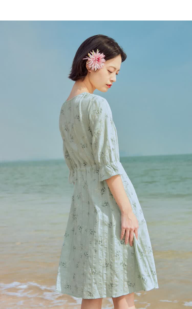 茵曼连衣裙 2020夏装新款中袖连衣裙纯棉花边v领小碎花收腰清新文艺