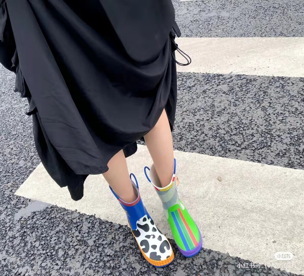 女款水鞋网红小红书ins风橡胶雨鞋儿童防滑卡通鸳鸯巴斯光年雨靴 藏青