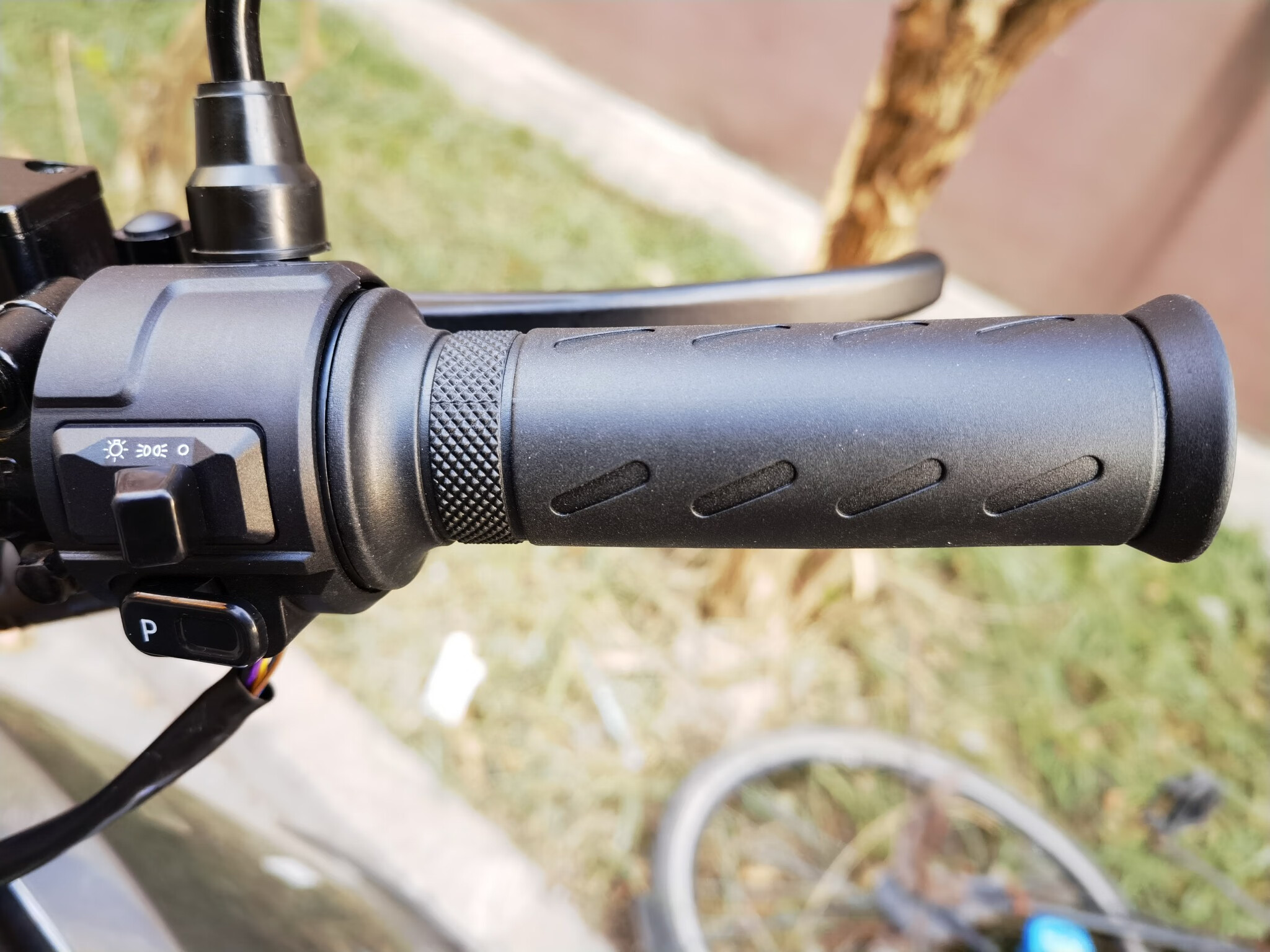 雅迪电动车dm6 de2 de3 de8欧韵de1dm3转把油门把手组合开关 左鼓开关