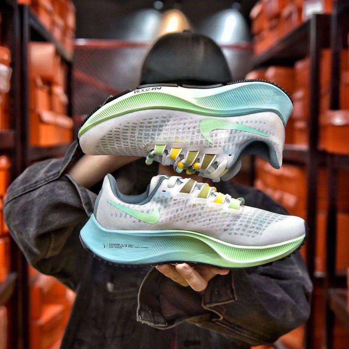 新配色登月37代白绿俄勒冈男跑步鞋飞马37代男耐磨轻便百搭运动鞋 罗