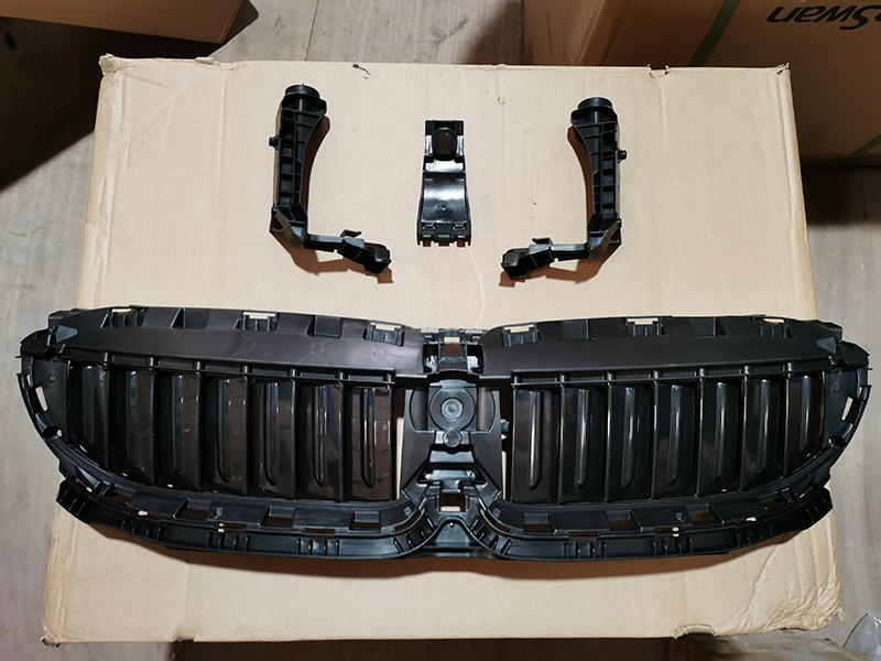 适配宝马3系g28中网底座320li集风罩325li支架进气330li百叶窗g20