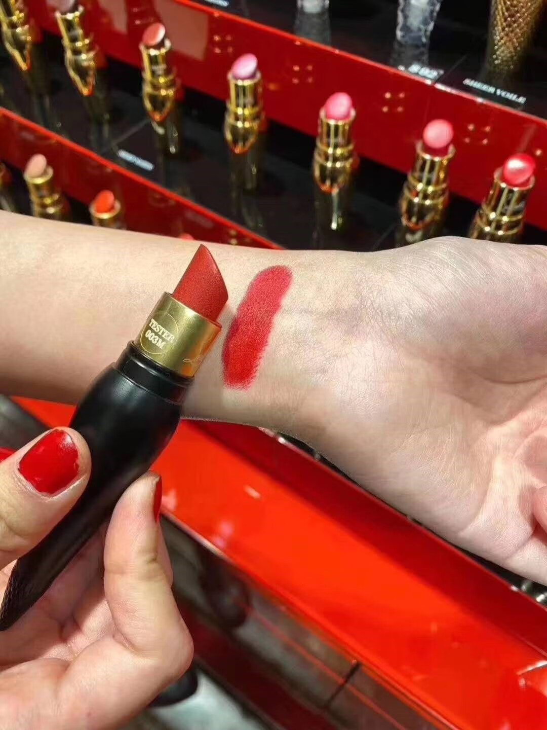 路铂廷(christian louboutin) 口红cl女王权杖001m哑光网礼盒情人节