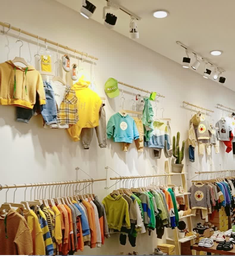 服装店展示架原木色挂衣杆童装店实木侧挂衣架墙上衣服货架壁挂架