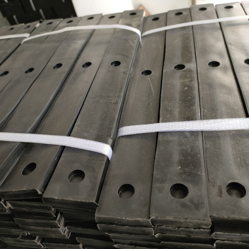 玻璃架子垫皮胶条胶皮皮条皮垫皮子玻璃运输架减震垫内置钢板直销长40