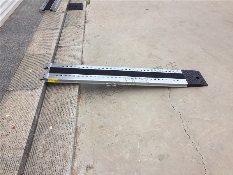 残疾人坡道防滑无障碍坡道板摩托轮椅上车上楼台阶板斜坡板航空箱装车