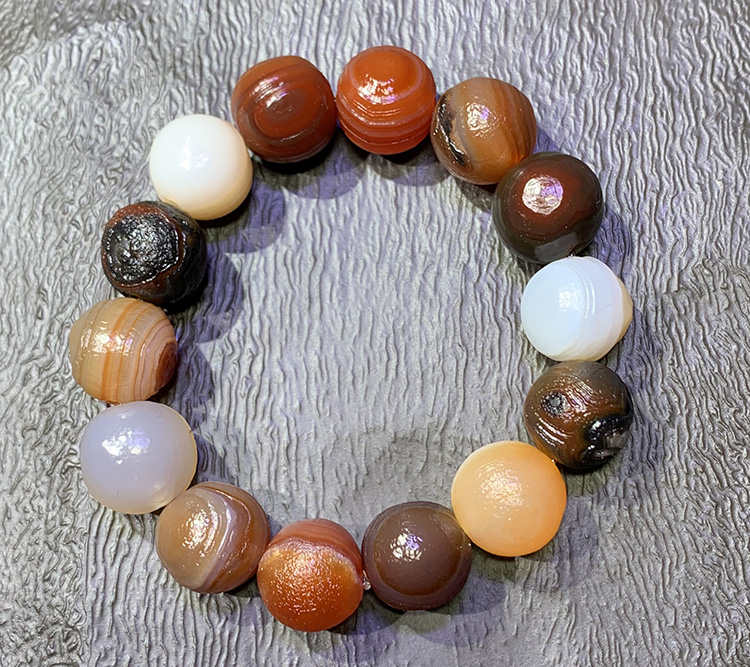 戈壁玛瑙原石戈壁石阿拉善石玛瑙原石奇石外蒙缠丝玛瑙螺纹眼睛石手串