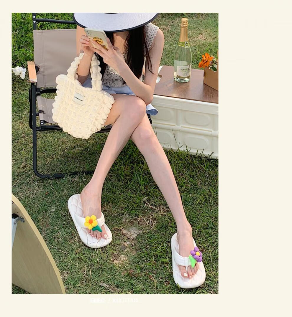 细细条 甜美少女心花朵人字拖夏日ins风eva厚底防滑外穿沙滩鞋女 白色