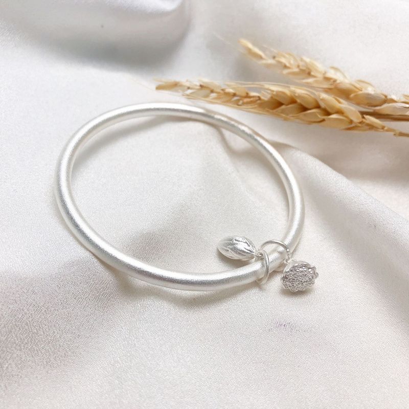 老凤祥款式520礼物送女友两世欢999纯银手镯女年轻款磨砂莲蓬古法传承