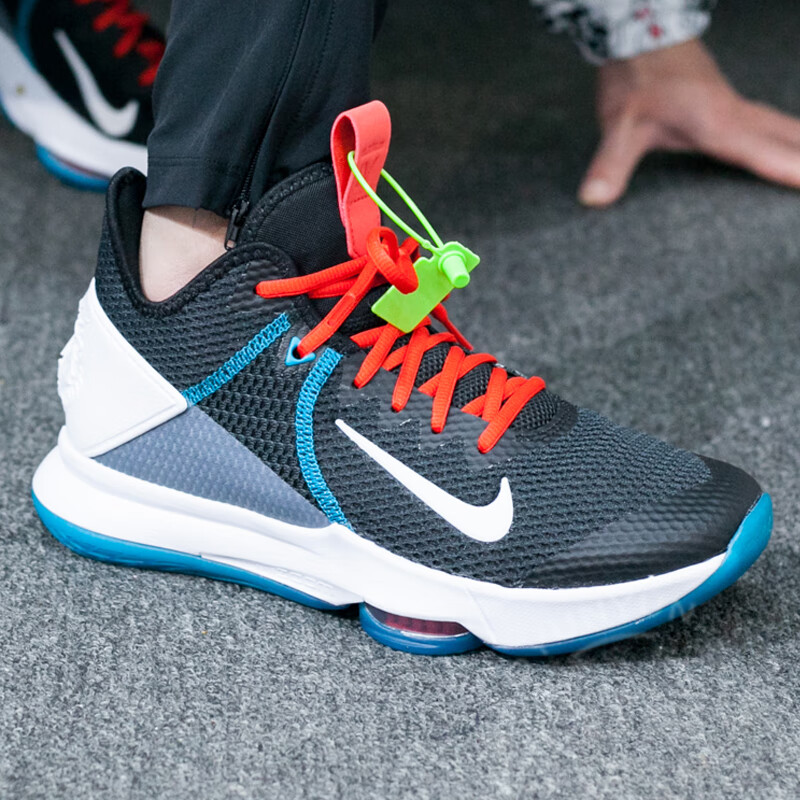 【现货】 耐克nike lebron witness詹姆斯黑白实战团队篮球鞋ao42-009