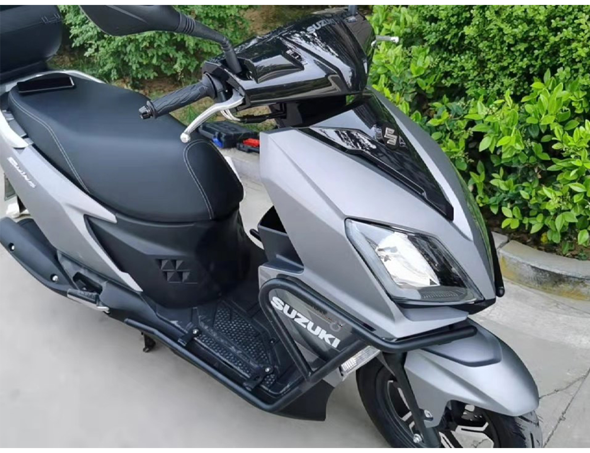 20 21年轻骑铃木uy125保险杠踏板车摩托车防摔护杠保护杠加厚型专用