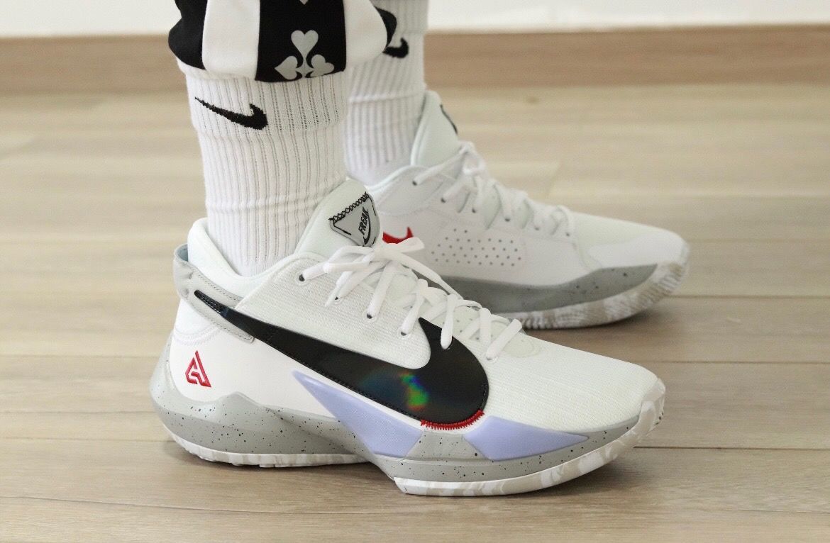 字母哥2代 白水泥实战耐磨篮球鞋高颜值百搭新款休闲运动鞋子防滑