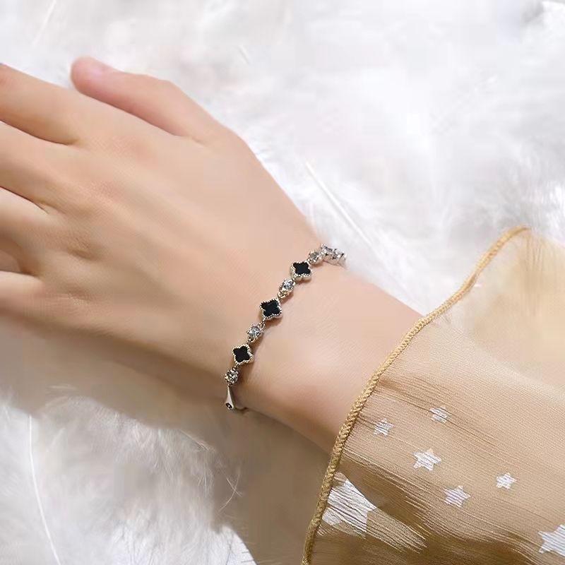 银幸运四叶草时尚手链女潮手饰送女友同学闺蜜生日礼物四叶草手链精美