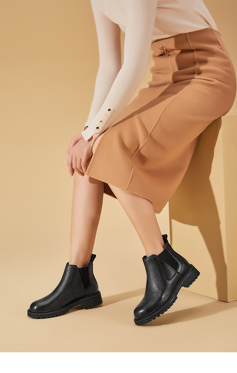 意尔康女鞋 牛皮女靴2021冬季新款圆头短靴女简约套脚切尔西靴女粗跟