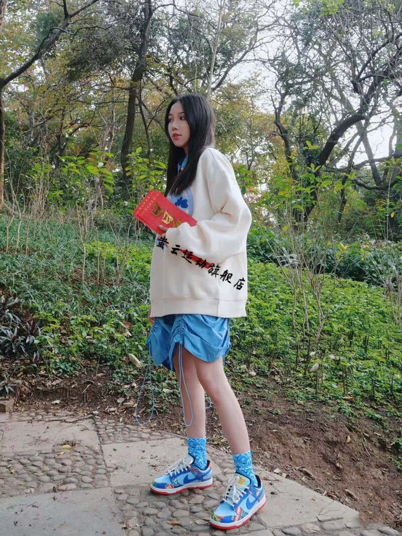 【新潮来袭】aj飞人 2022新款王源同款蓝红鞭炮双层刮刮乐低帮板鞋