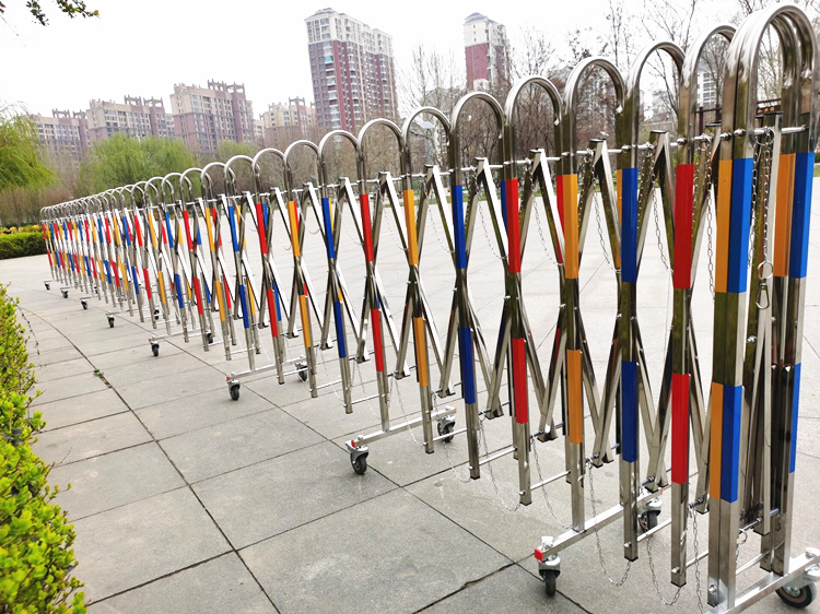 不锈钢伸缩围栏栅栏不锈钢伸缩围栏门移动户外栅栏幼儿园围挡道路施工