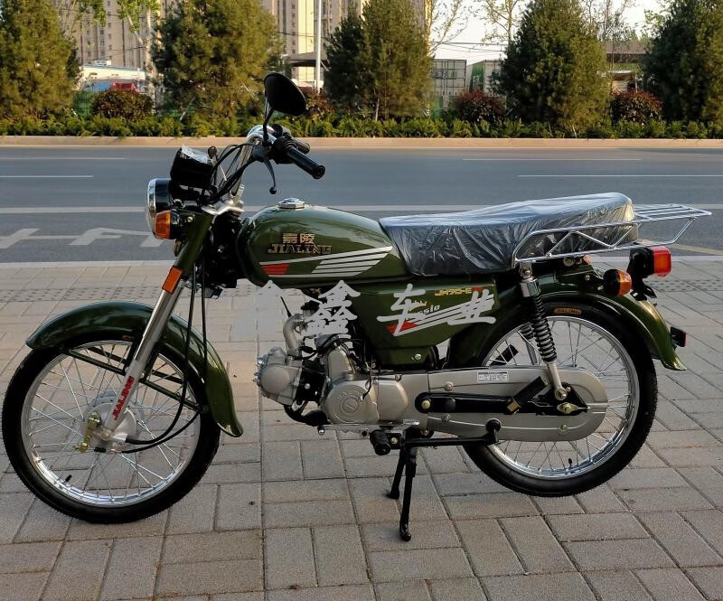 重庆嘉陵70cc摩托车jh70-e节油王复古大油箱国四电喷可上牌 黑色铝轮