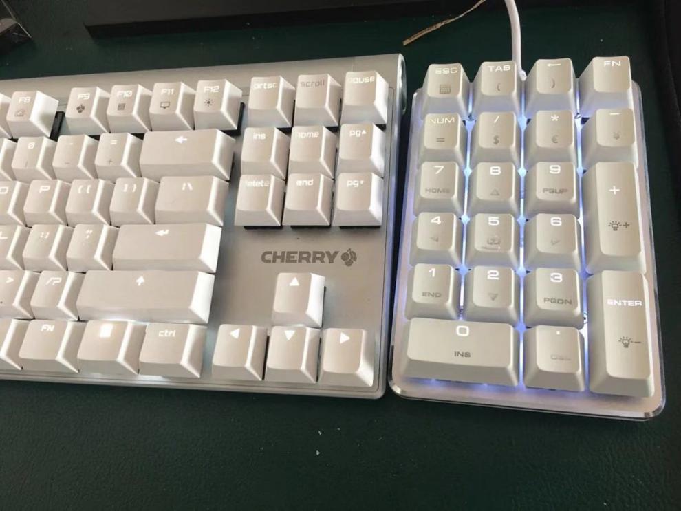 0机械数字小键盘樱桃数字键盘笔记本台式电脑外接 黑色冰蓝光青轴