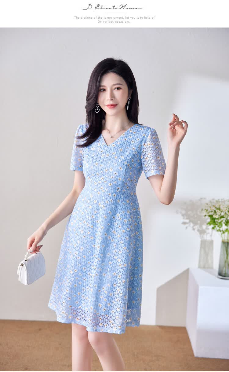 奢姿2022年夏装新款大码女装胖妹妹时尚气质小v领轻奢简约连衣裙蓝