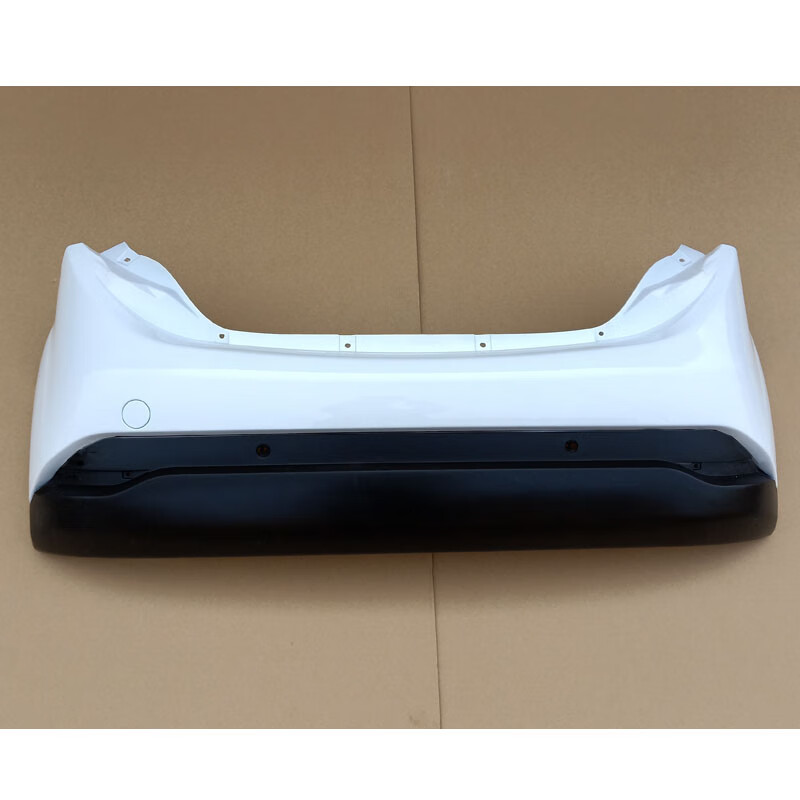 丽驰v5 e9电动汽车后保险杠 后杠 丽驰v5电动轿车后护杠 后外壳 后杠