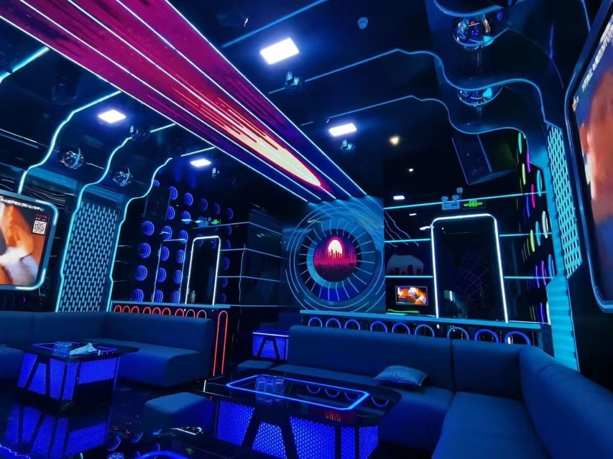 声控12v酒吧ktv全幻彩灯带条婚礼健身房智能编程清吧户外跑马亮化sn